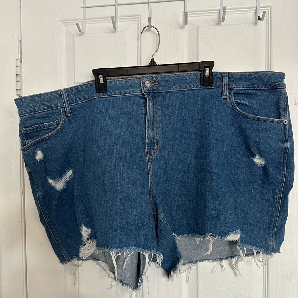 🆕Old Navy Distressed Boyfriend Jean Shorts